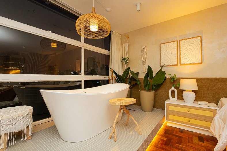 Ancestral SampaSky: bathtub and view on the 19th