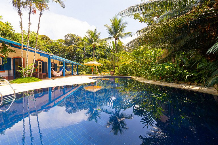 Casarão com piscina privada e vista em Ubatuba