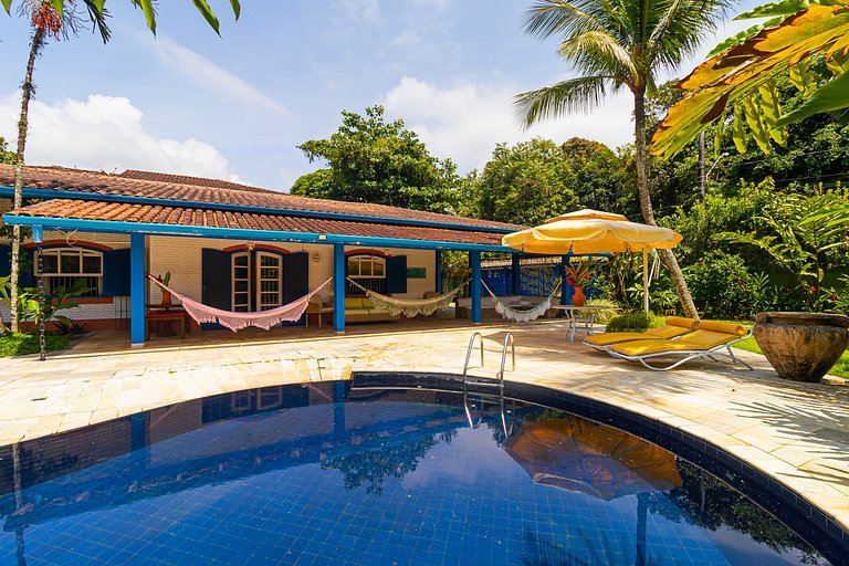 Casarão com piscina privada e vista em Ubatuba