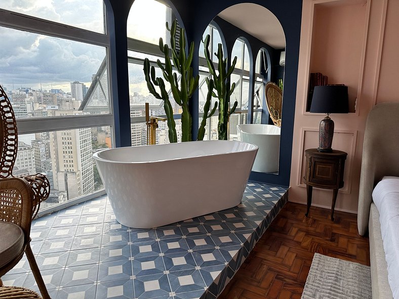 Mirante Arcos: View with bathtub from the 37th